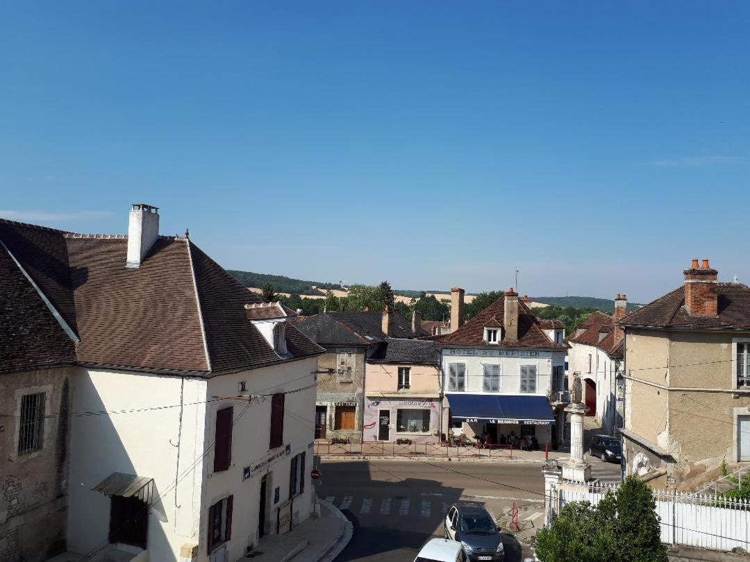 Logement Artiste Entier Centre Village Vermenton Kültér fotó